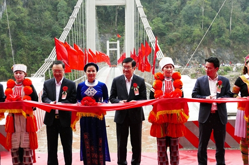 Nguyên Chủ tịch nước Trương Tấn Sang tham dự một số hoạt động kinh tế, xã hội tại Hà Giang